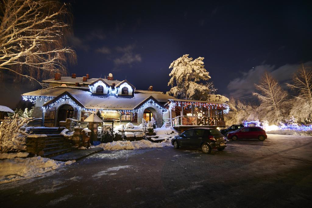 Hotel Restauracja Jas Wedrowniczek Rymanow Exterior photo